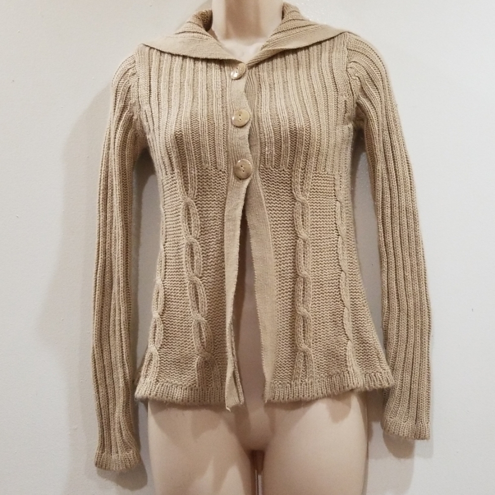 Blue Heart women's tan cable knit sweater 10/12
